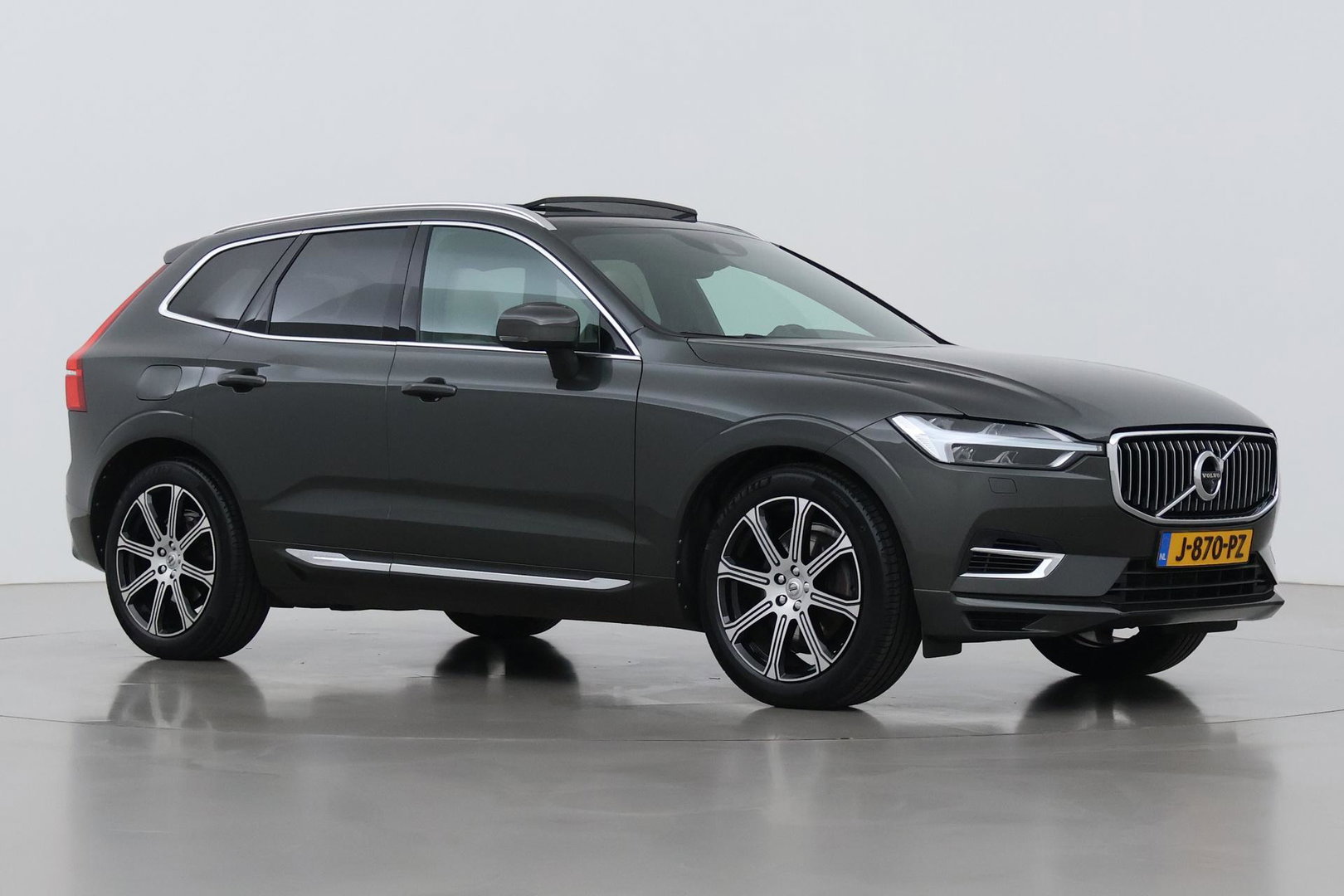 Volvo XC60 T8 Twin Engine Inscription | Luchtvering | Bowers&Wilkins | Panoramadak | Stoelventilatie | Trekhaak | 360° Camera