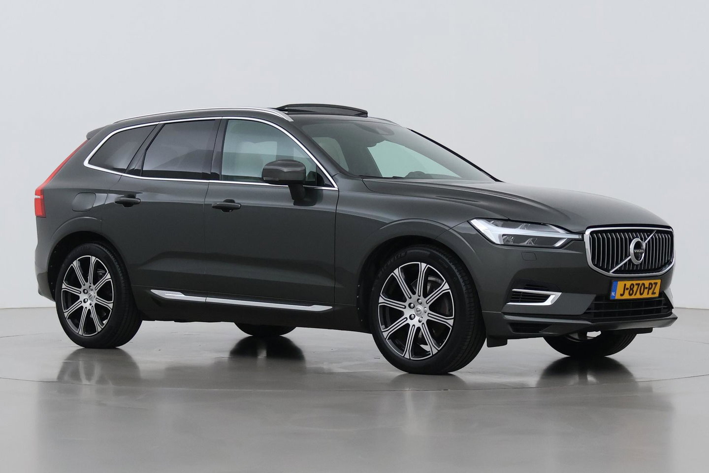 Volvo XC60 T8 Twin Engine Inscription | Luchtvering | Bowers&Wilkins | Panoramadak | Stoelventilatie | Trekhaak | 360° Camera