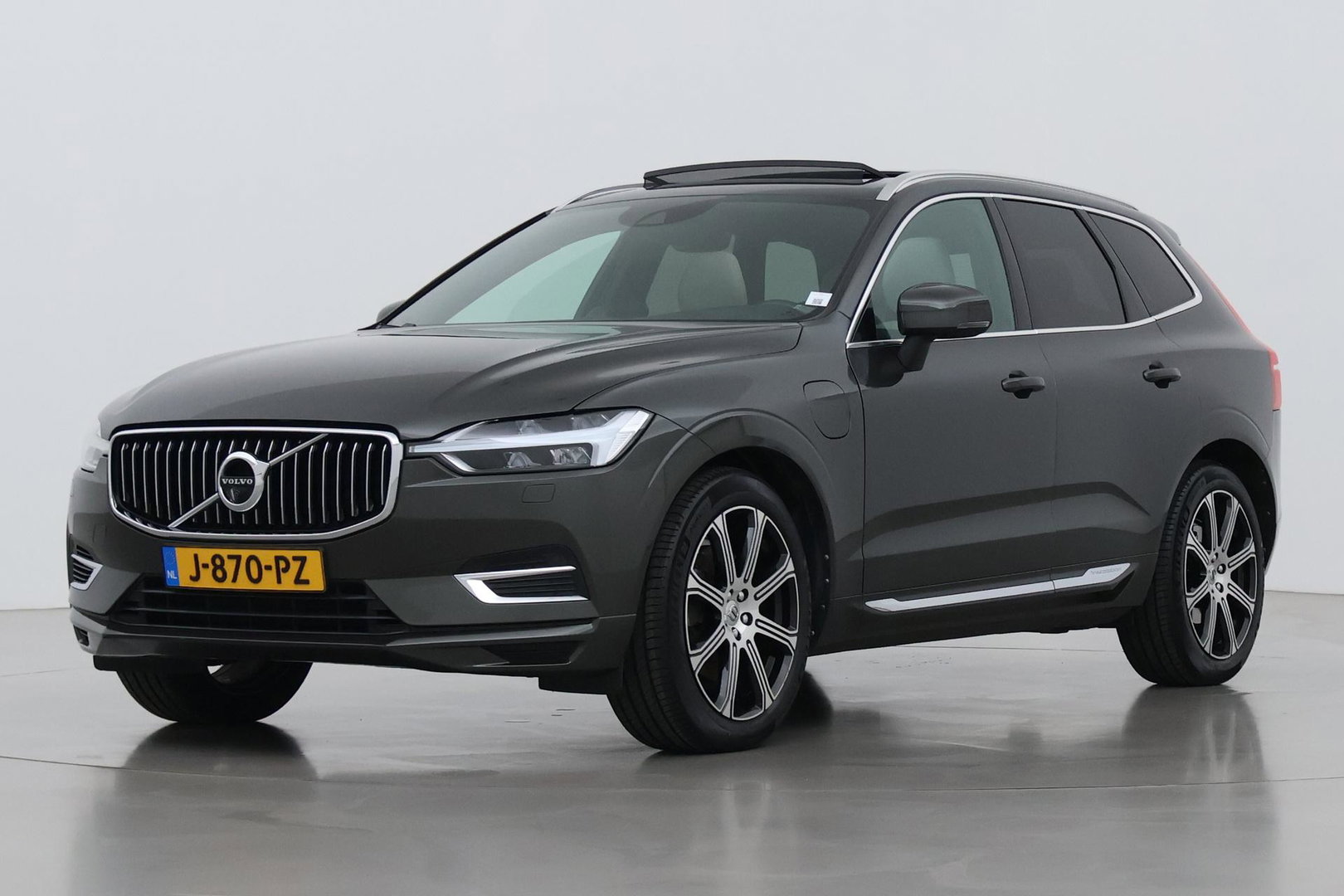 Volvo XC60 T8 Twin Engine Inscription | Luchtvering | Bowers&Wilkins | Panoramadak | Stoelventilatie | Trekhaak | 360° Camera