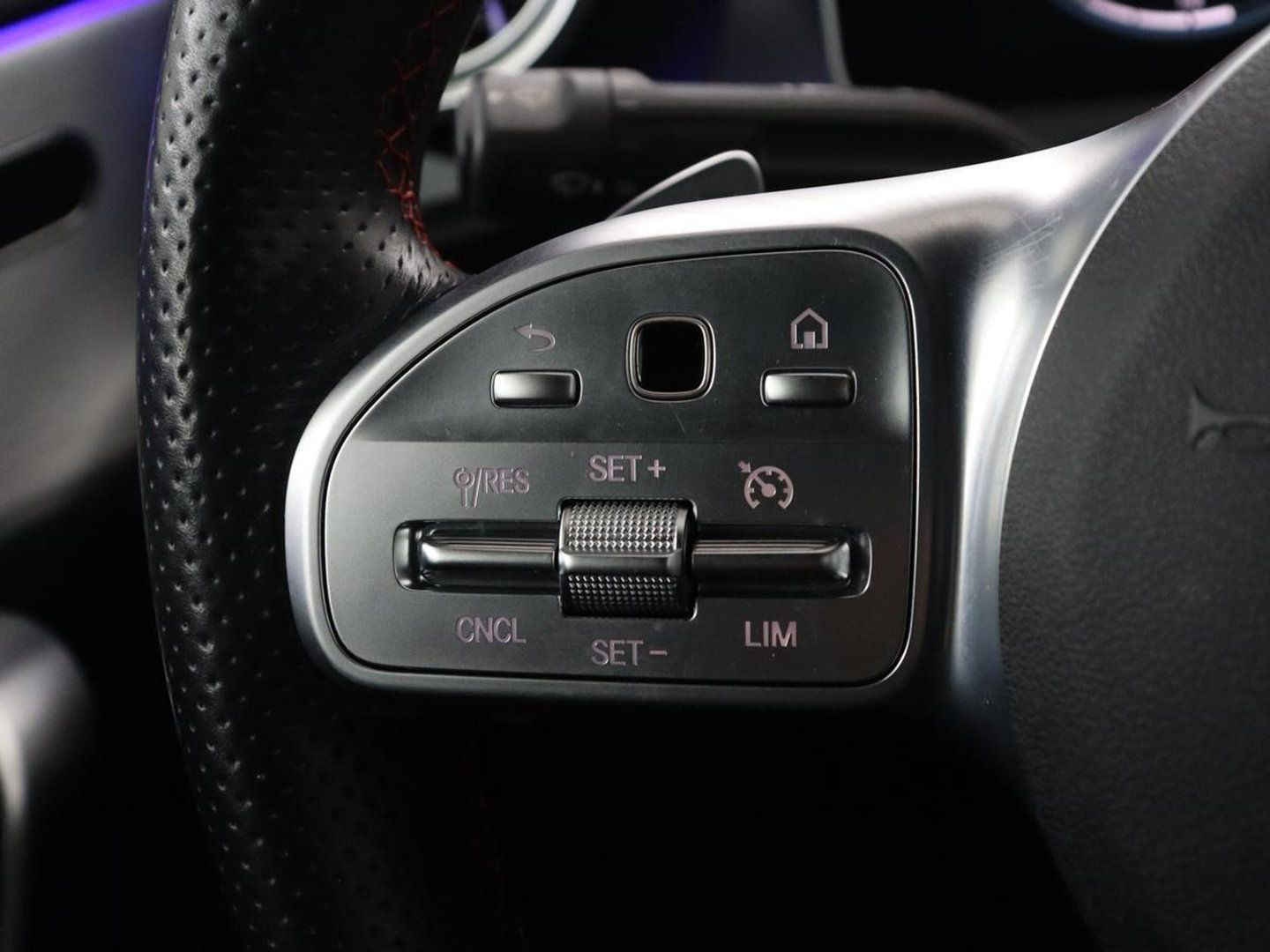 Mercedes-Benz A-Klasse 180 Business Solution AMG