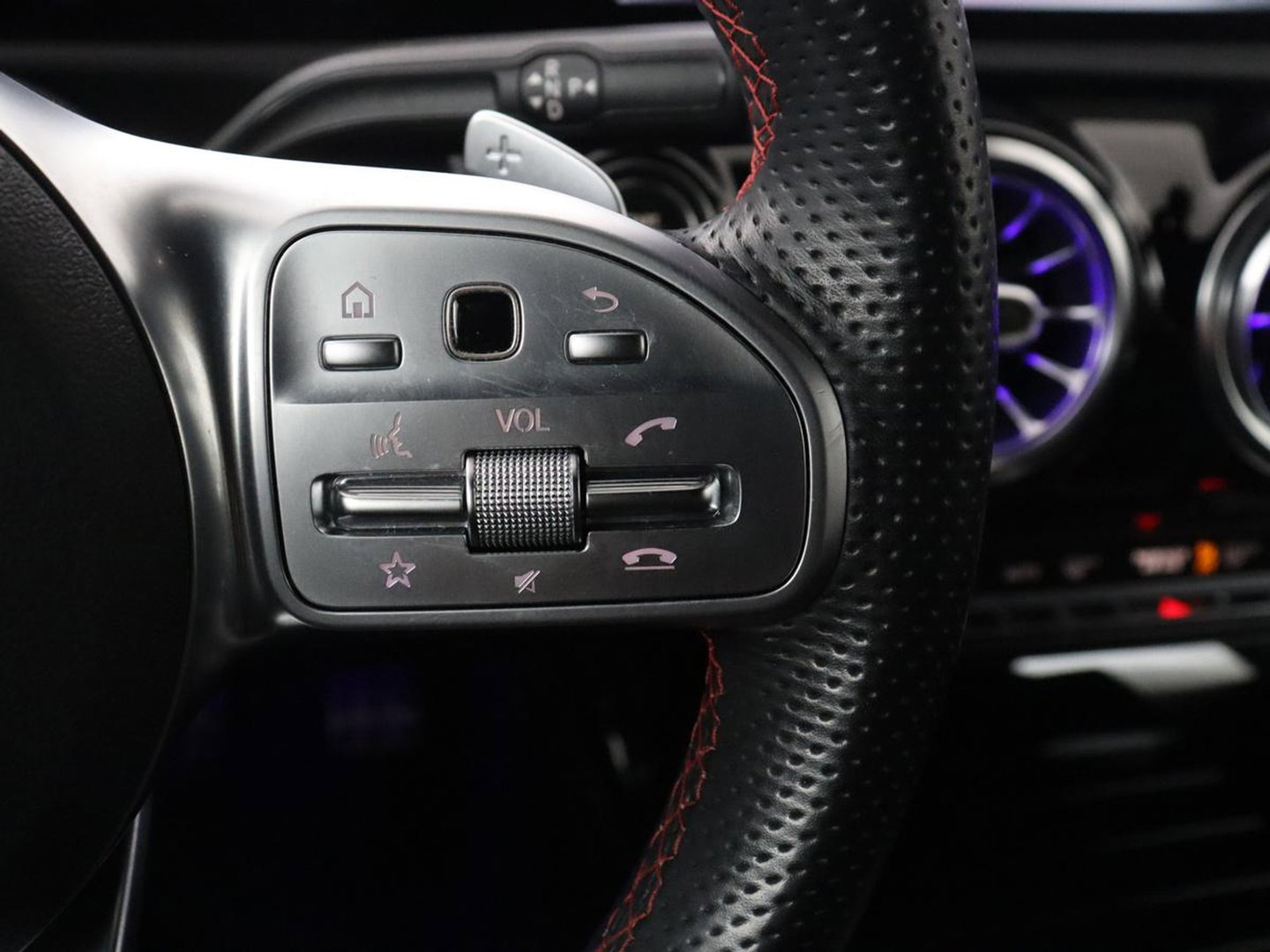Mercedes-Benz A-Klasse 180 Business Solution AMG