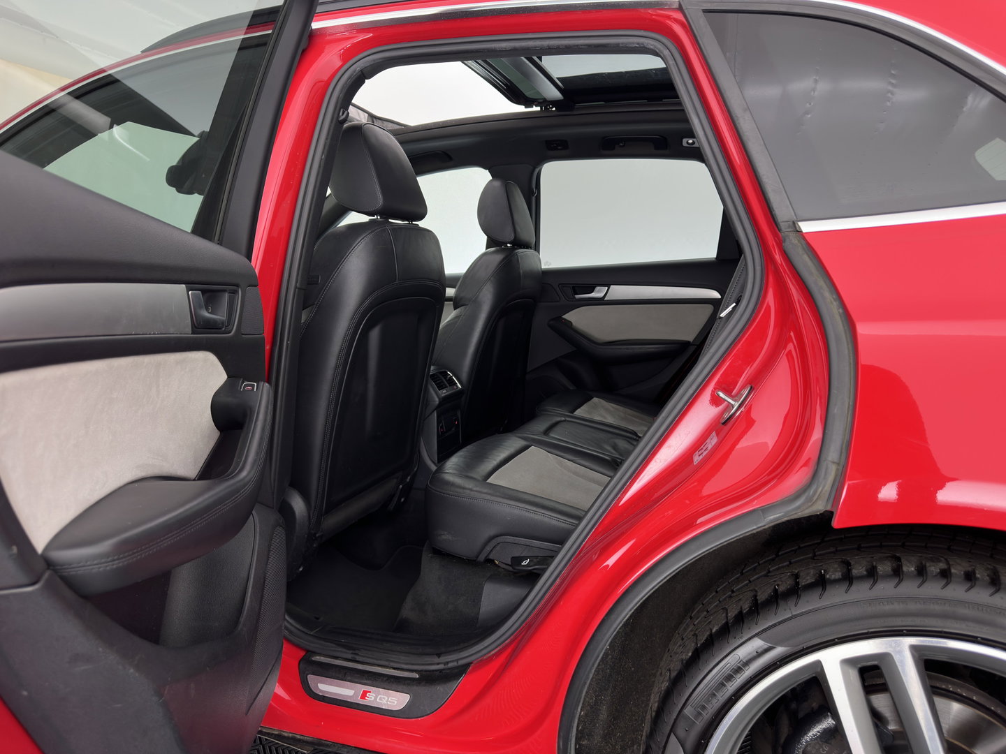 Audi SQ5 3.0 TDI quattro Pro Line Aut. *PANO | LEATHER-ALCANTARA | XENON | ADAPTIVE-CRUISE | HEATED-SPORTSEATS | CAMERA | NAVI-FULLMAP | PRIVACY-GLASS | SHIFTPADDLES | TOWBAR | 21''ALU*