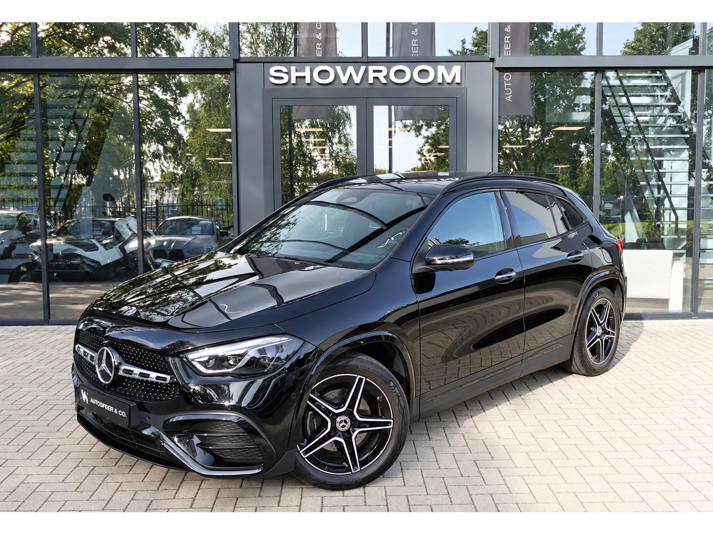 Mercedes-Benz GLA 180 AMG PANO KEYLESS HUD SFEER