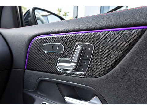 Mercedes-Benz GLA 180 AMG PANO KEYLESS HUD SFEER