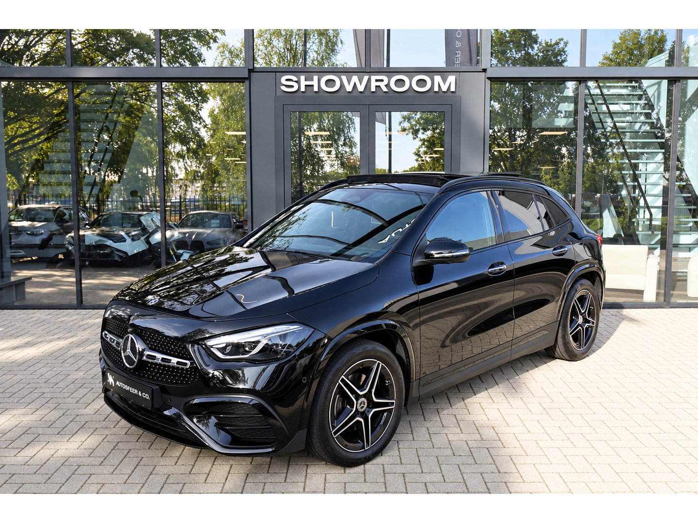 Mercedes-Benz GLA 180 AMG PANO KEYLESS HUD SFEER