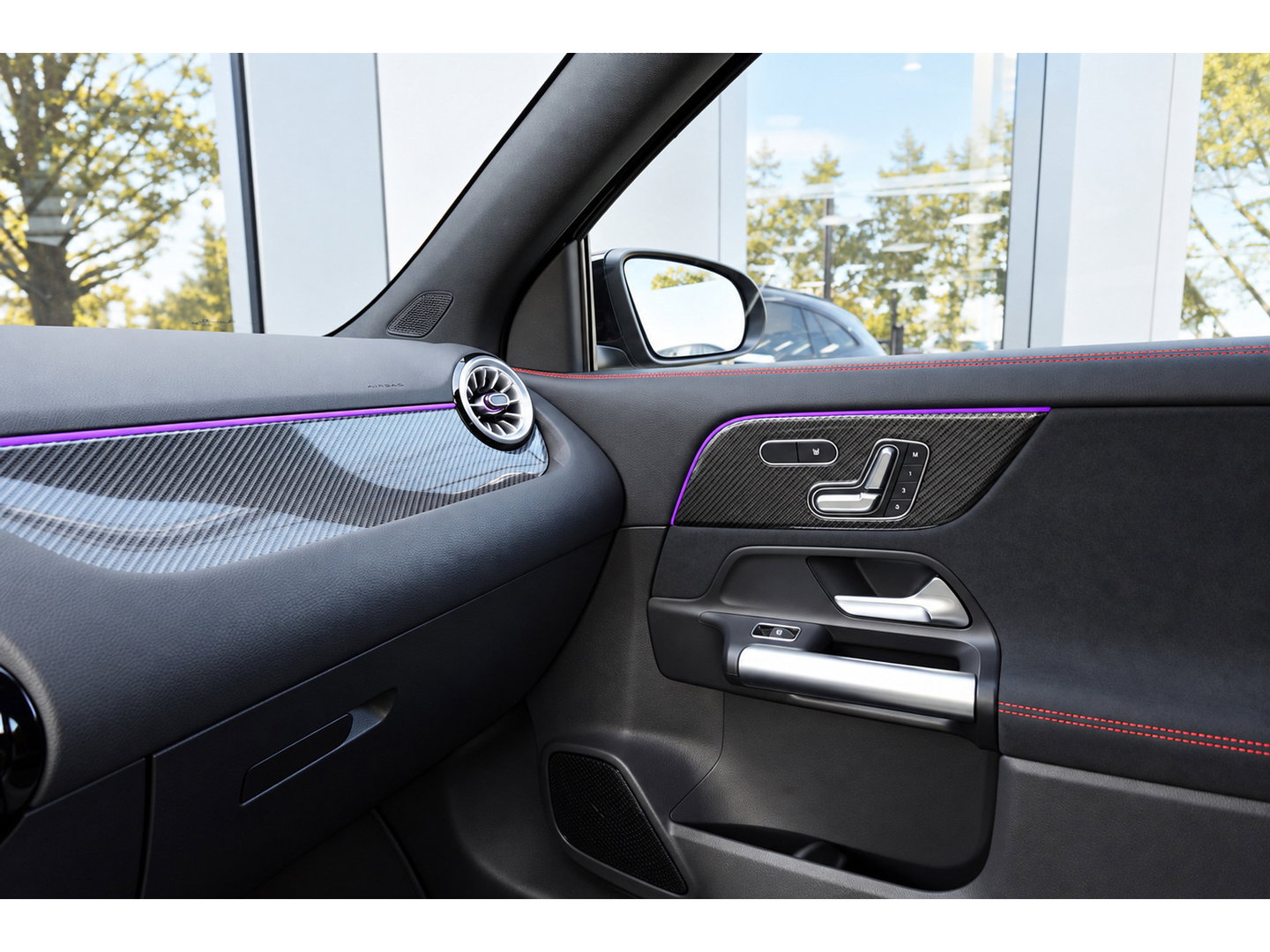Mercedes-Benz GLA 180 AMG PANO KEYLESS HUD SFEER