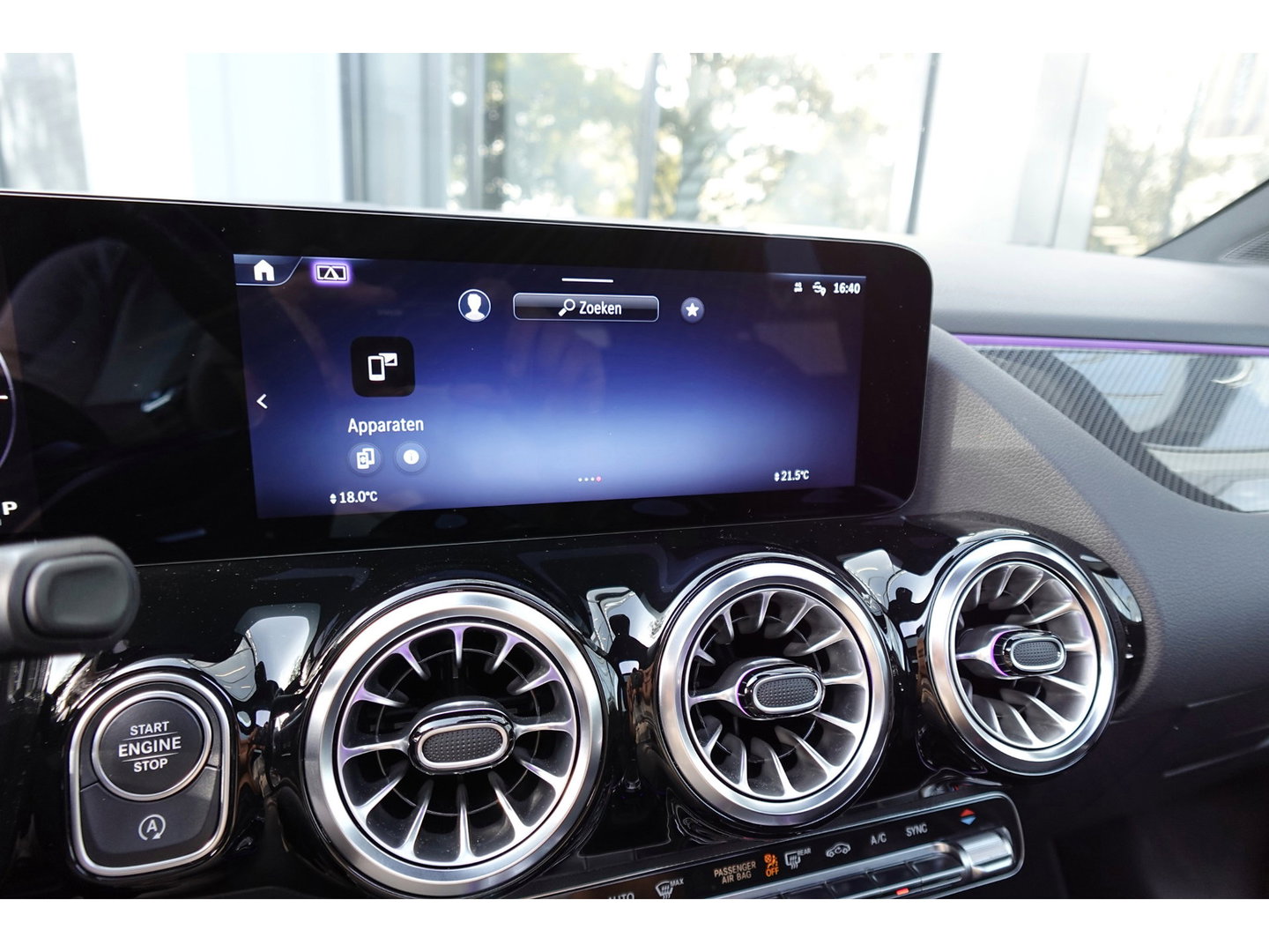 Mercedes-Benz GLA 180 AMG PANO KEYLESS HUD SFEER