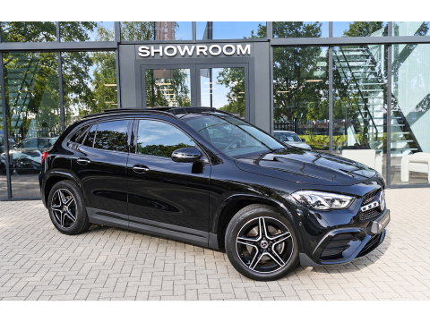Mercedes-Benz GLA 180 AMG PANO KEYLESS HUD SFEER