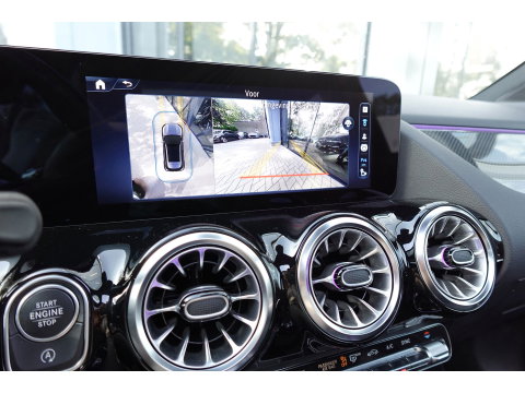 Mercedes-Benz GLA 180 AMG PANO KEYLESS HUD SFEER