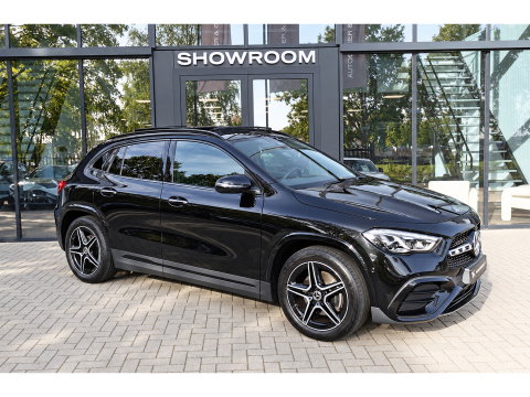 Mercedes-Benz GLA 180 AMG PANO KEYLESS HUD SFEER