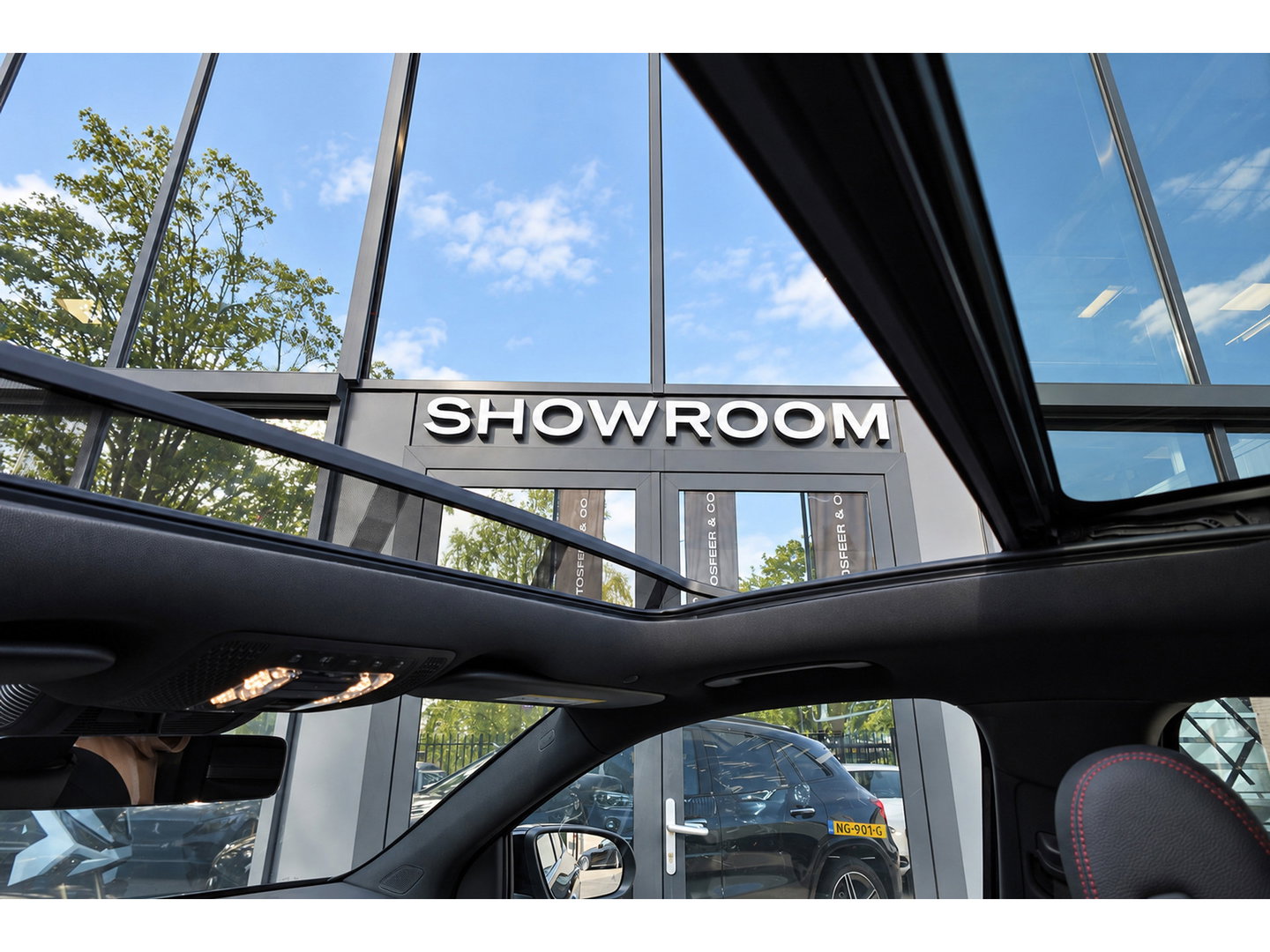 Mercedes-Benz GLA 180 AMG PANO KEYLESS HUD SFEER