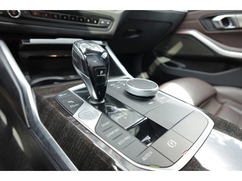 BMW 3-serie 320i High Executive PANO H&K LEDER
