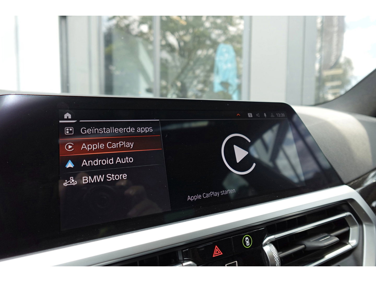 BMW 3-serie 320i High Executive PANO H&K LEDER