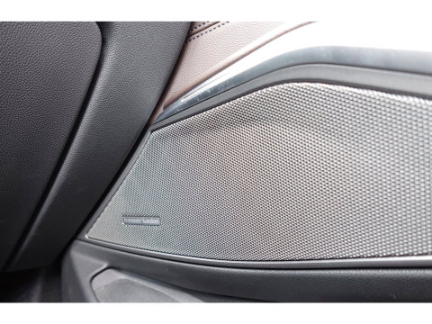 BMW 3-serie 320i High Executive PANO H&K LEDER