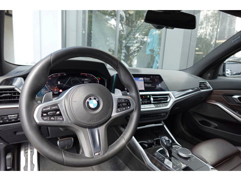BMW 3-serie 320i High Executive PANO H&K LEDER