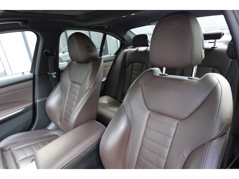 BMW 3-serie 320i High Executive PANO H&K LEDER
