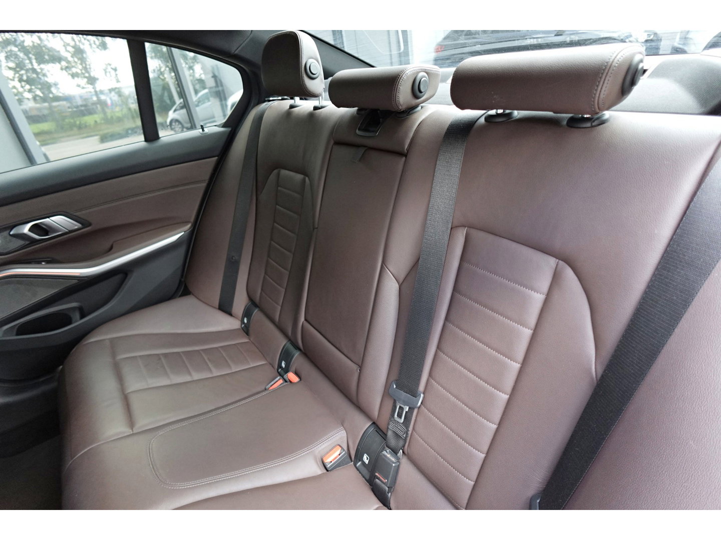 BMW 3-serie 320i High Executive PANO H&K LEDER