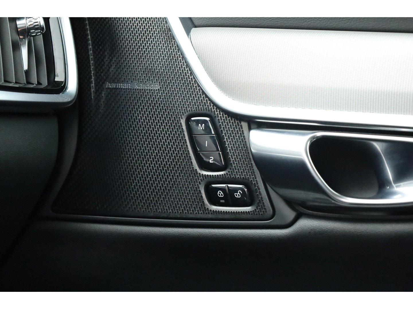 Volvo S90 2.0 T8 AWD Inscription | Luchtvering | Head-up | Trekhaak | Ventilatiestoelen | Camera |