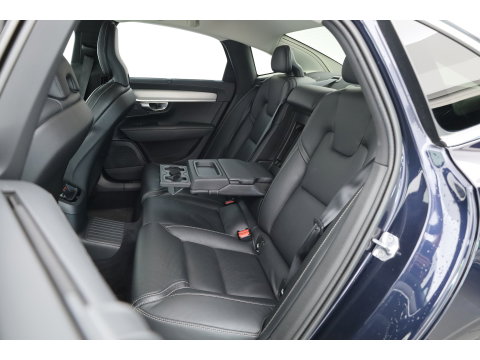Volvo S90 2.0 T8 AWD Inscription | Luchtvering | Head-up | Trekhaak | Ventilatiestoelen | Camera |