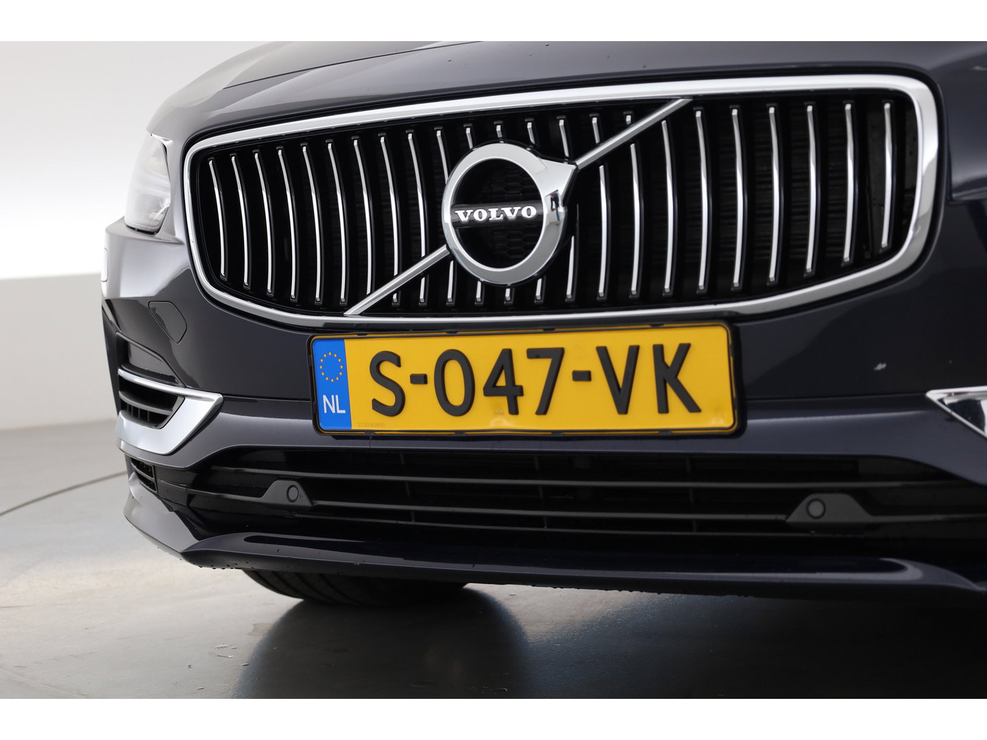 Volvo S90 2.0 T8 AWD Inscription | Luchtvering | Head-up | Trekhaak | Ventilatiestoelen | Camera |