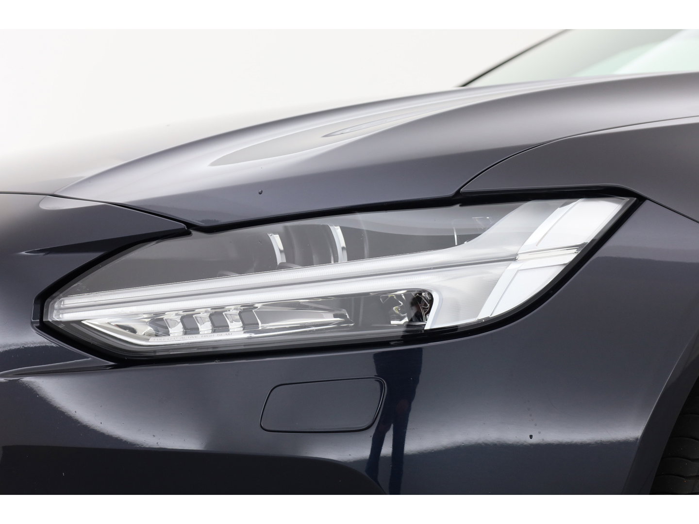 Volvo S90 2.0 T8 AWD Inscription | Luchtvering | Head-up | Trekhaak | Ventilatiestoelen | Camera |