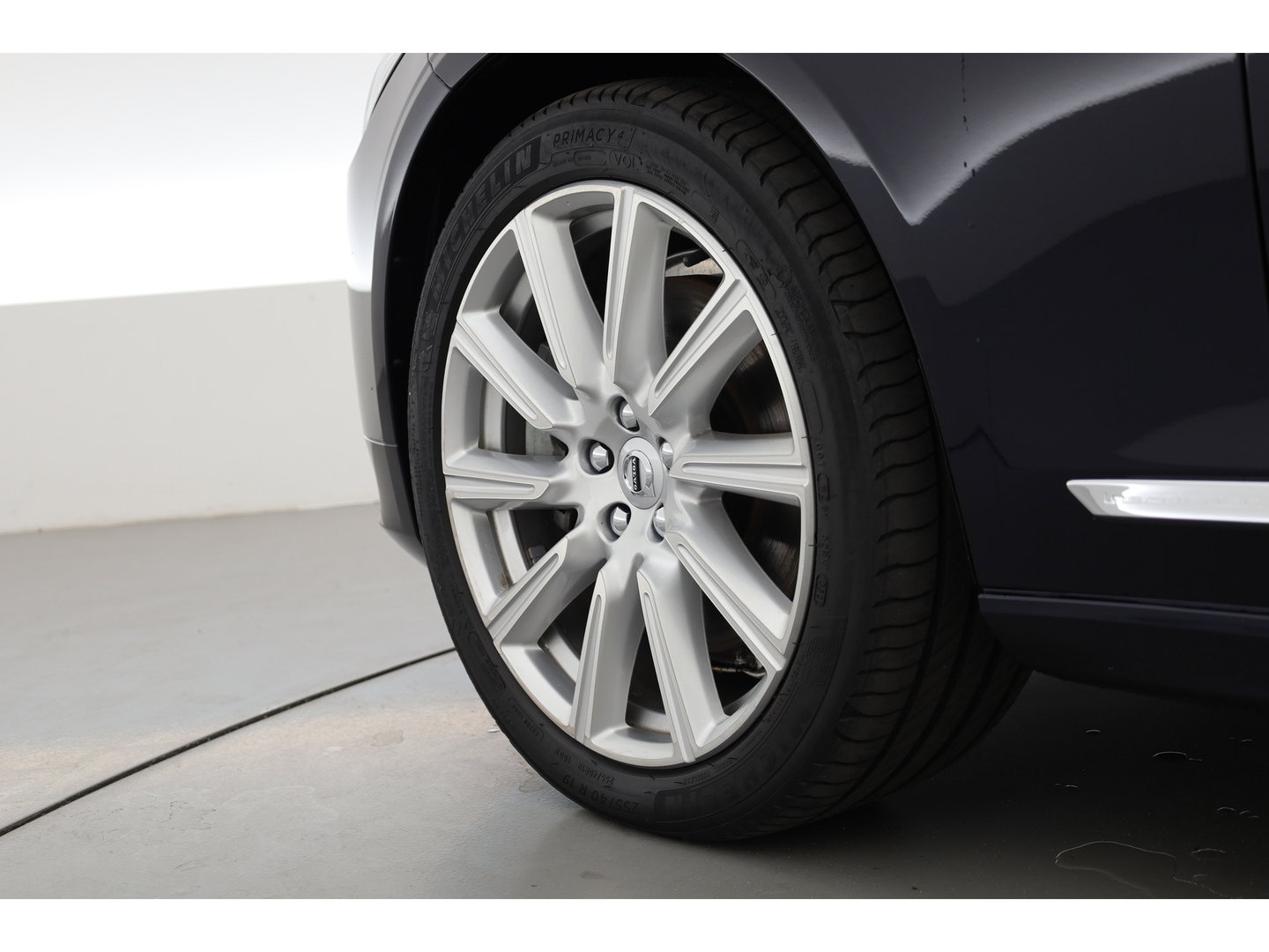 Volvo S90 2.0 T8 AWD Inscription | Luchtvering | Head-up | Trekhaak | Ventilatiestoelen | Camera |