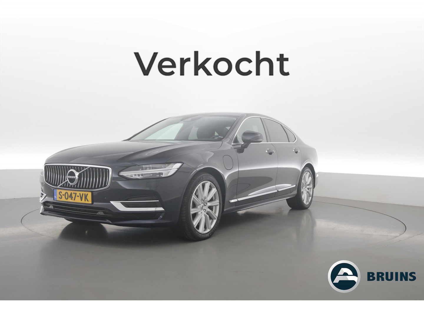 Volvo S90 2.0 T8 AWD Inscription | Luchtvering | Head-up | Trekhaak | Ventilatiestoelen | Camera |