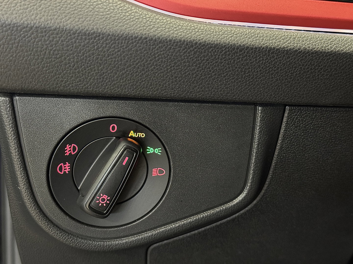 Volkswagen Polo 2.0 TSI GTI | Panoramadak | Beats Audio | Rijmodus Regeling | Stoelverwarming | Camera | Adaptieve Cruise Control | LED | Climate Control | Parkeersensoren |