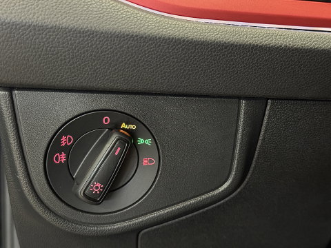 Volkswagen Polo 2.0 TSI GTI | Panoramadak | Beats Audio | Rijmodus Regeling | Stoelverwarming | Camera | Adaptieve Cruise Control | LED | Climate Control | Parkeersensoren |