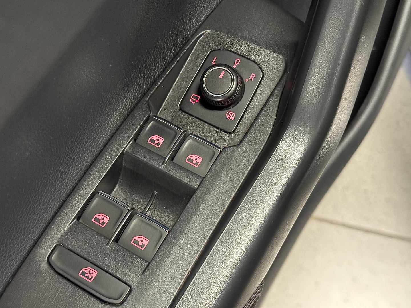 Volkswagen Polo 2.0 TSI GTI | Panoramadak | Beats Audio | Rijmodus Regeling | Stoelverwarming | Camera | Adaptieve Cruise Control | LED | Climate Control | Parkeersensoren |