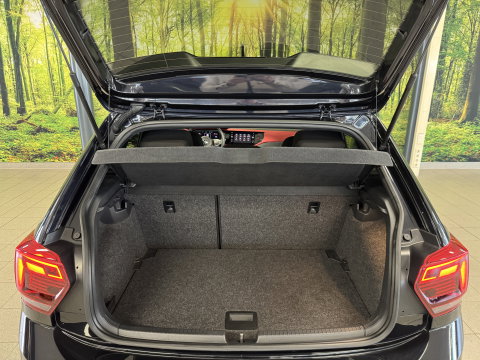Volkswagen Polo 2.0 TSI GTI | Panoramadak | Beats Audio | Rijmodus Regeling | Stoelverwarming | Camera | Adaptieve Cruise Control | LED | Climate Control | Parkeersensoren |