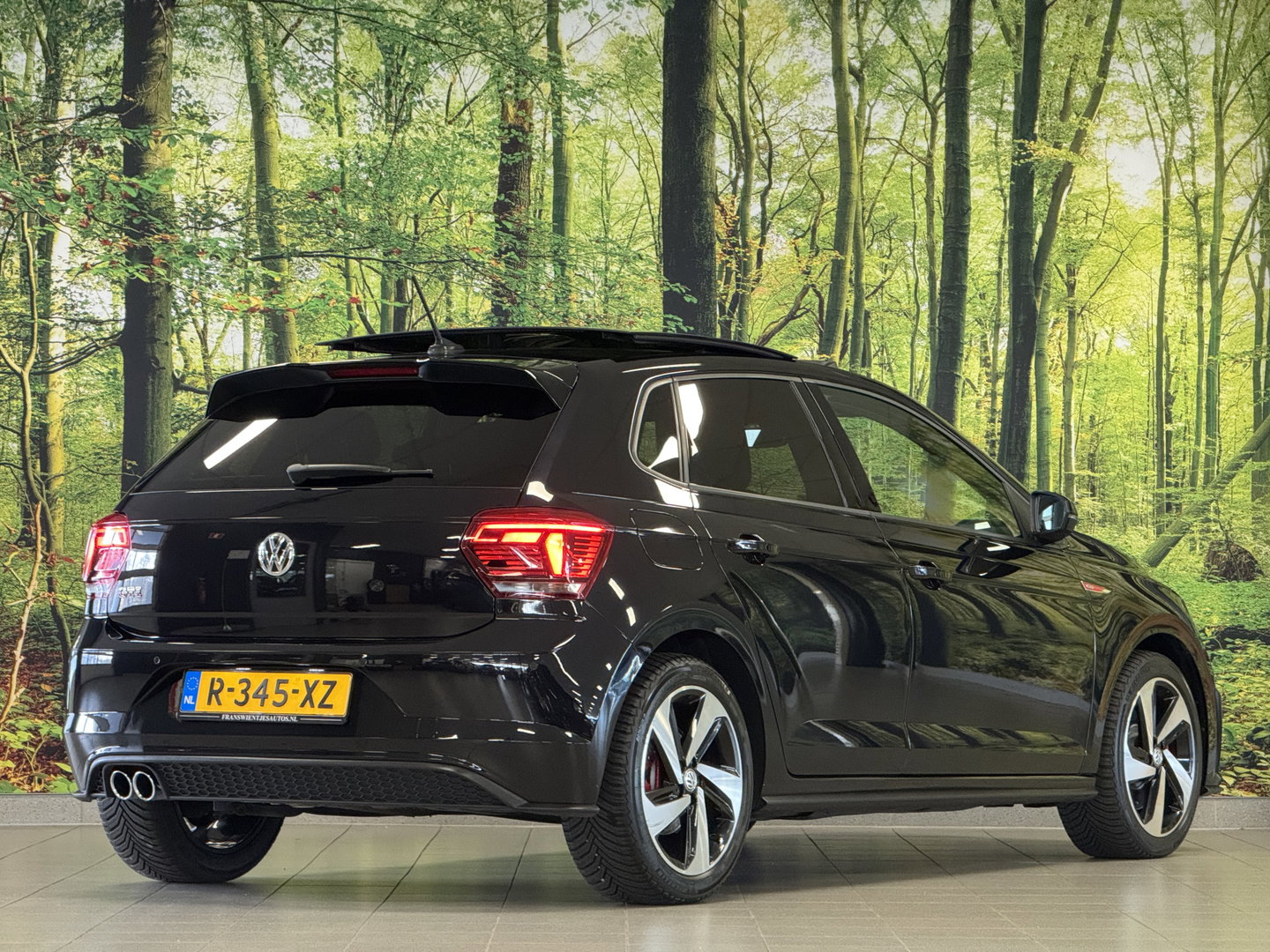 Volkswagen Polo 2.0 TSI GTI | Panoramadak | Beats Audio | Rijmodus Regeling | Stoelverwarming | Camera | Adaptieve Cruise Control | LED | Climate Control | Parkeersensoren |