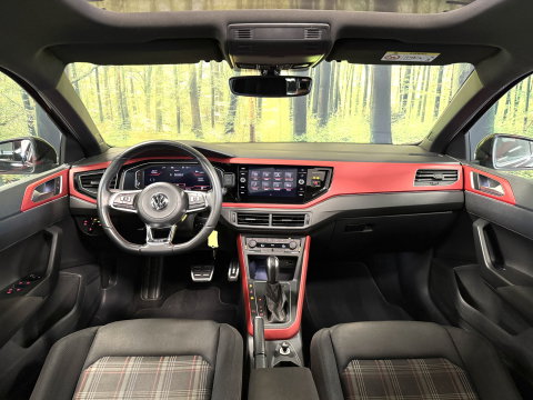 Volkswagen Polo 2.0 TSI GTI | Panoramadak | Beats Audio | Rijmodus Regeling | Stoelverwarming | Camera | Adaptieve Cruise Control | LED | Climate Control | Parkeersensoren |
