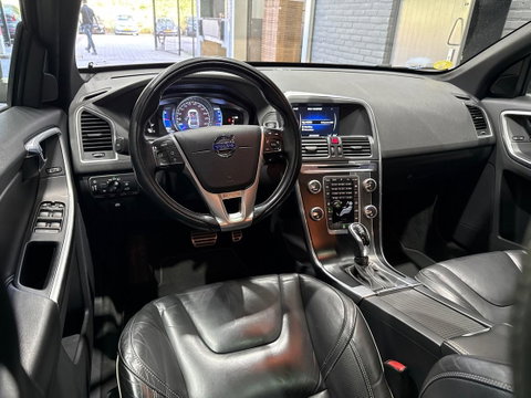 Volvo XC60 D4 R-Design | Panoramadak | Camera | Stoelverwarming | Verwarmde voorruit | Memory | Navigatie | Leder