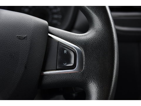 Renault Master T35 2.3 dCi 150 L2H2 Black Edition Cruise, Camera, Carplay, 136pk, Automaat Multimedia, LED, NAVI, Trekhaak, Uniek!
