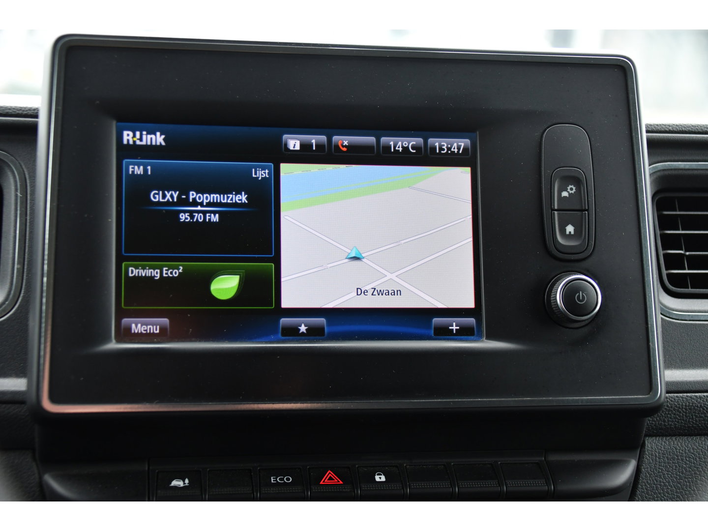 Renault Master T35 2.3 dCi 150 L2H2 Black Edition Cruise, Camera, Carplay, 136pk, Automaat Multimedia, LED, NAVI, Trekhaak, Uniek!