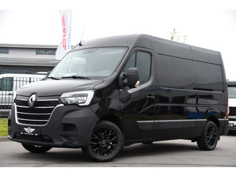 Renault Master T35 2.3 dCi 150 L2H2 Black Edition Cruise, Camera, Carplay, 136pk, Automaat Multimedia, LED, NAVI, Trekhaak, Uniek!