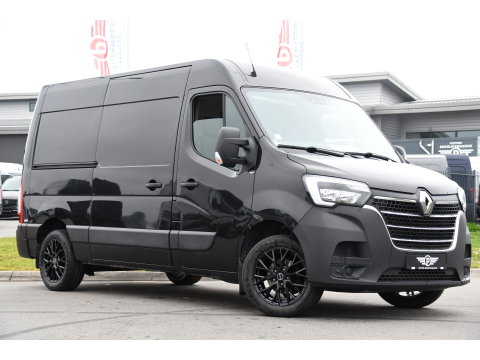 Renault Master T35 2.3 dCi 150 L2H2 Black Edition Cruise, Camera, Carplay, 136pk, Automaat Multimedia, LED, NAVI, Trekhaak, Uniek!