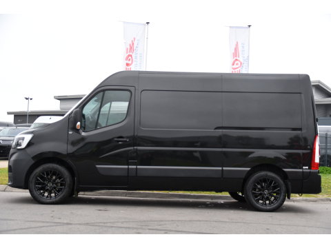 Renault Master T35 2.3 dCi 150 L2H2 Black Edition Cruise, Camera, Carplay, 136pk, Automaat Multimedia, LED, NAVI, Trekhaak, Uniek!