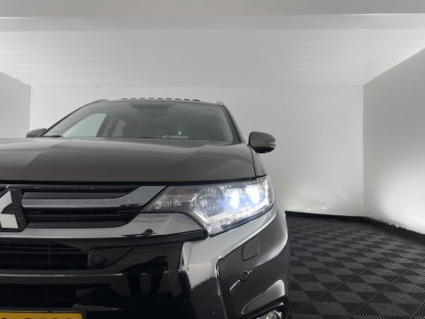 Mitsubishi Outlander 2.0 PHEV instyle+ Aut *PANO | LEATHER | FULL-LED | NAVI-FULLMAP | KEYLESS | TOPVIEW | HEATED-COMFORTSEATS | ECC | SHIFT-PADDLES | PDC | CRUISE | PRIVACY-GLASS | DAB | TOWBAR | 18''ALU*