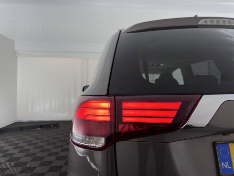 Mitsubishi Outlander 2.0 PHEV instyle+ Aut *PANO | LEATHER | FULL-LED | NAVI-FULLMAP | KEYLESS | TOPVIEW | HEATED-COMFORTSEATS | ECC | SHIFT-PADDLES | PDC | CRUISE | PRIVACY-GLASS | DAB | TOWBAR | 18''ALU*