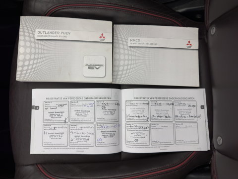 Mitsubishi Outlander 2.0 PHEV instyle+ Aut *PANO | LEATHER | FULL-LED | NAVI-FULLMAP | KEYLESS | TOPVIEW | HEATED-COMFORTSEATS | ECC | SHIFT-PADDLES | PDC | CRUISE | PRIVACY-GLASS | DAB | TOWBAR | 18''ALU*