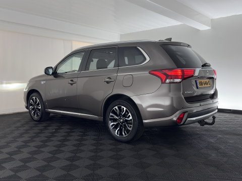 Mitsubishi Outlander 2.0 PHEV instyle+ Aut *PANO | LEATHER | FULL-LED | NAVI-FULLMAP | KEYLESS | TOPVIEW | HEATED-COMFORTSEATS | ECC | SHIFT-PADDLES | PDC | CRUISE | PRIVACY-GLASS | DAB | TOWBAR | 18''ALU*