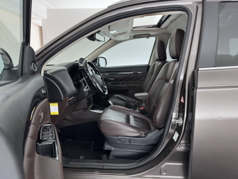 Mitsubishi Outlander 2.0 PHEV instyle+ Aut *PANO | LEATHER | FULL-LED | NAVI-FULLMAP | KEYLESS | TOPVIEW | HEATED-COMFORTSEATS | ECC | SHIFT-PADDLES | PDC | CRUISE | PRIVACY-GLASS | DAB | TOWBAR | 18''ALU*