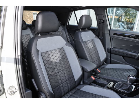 Volkswagen T-Roc 1.5 TSI R-Line Business+ PANO IQ.LIGHT ACC VOL