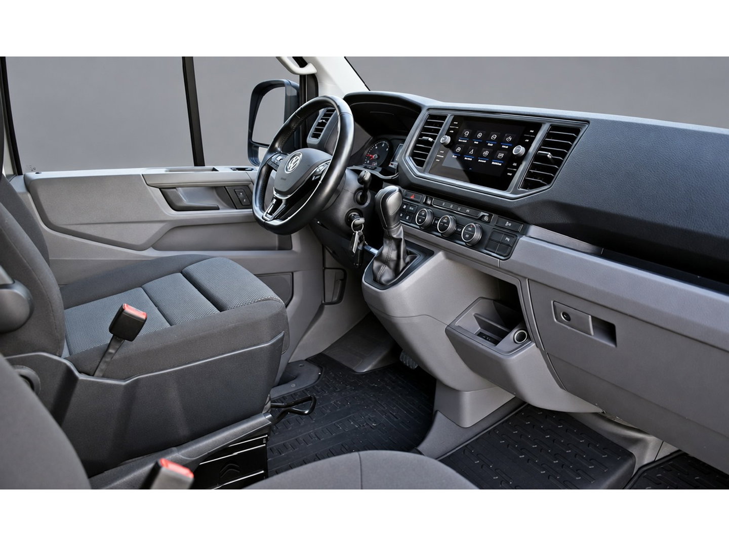 Volkswagen Crafter 35 2.0 TDI L3H2 PB Edition Adaptieve Cruise, Camera, Carplay, LED, Multimedia, 177pk, Automaat, Clima, Trekhaak, Uniek!
