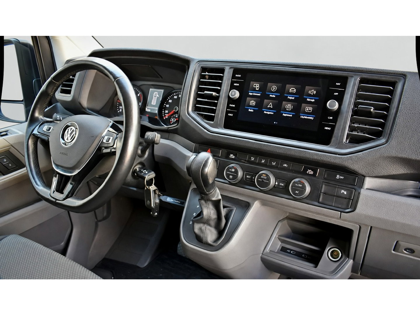Volkswagen Crafter 35 2.0 TDI L3H2 PB Edition Adaptieve Cruise, Camera, Carplay, LED, Multimedia, 177pk, Automaat, Clima, Trekhaak, Uniek!