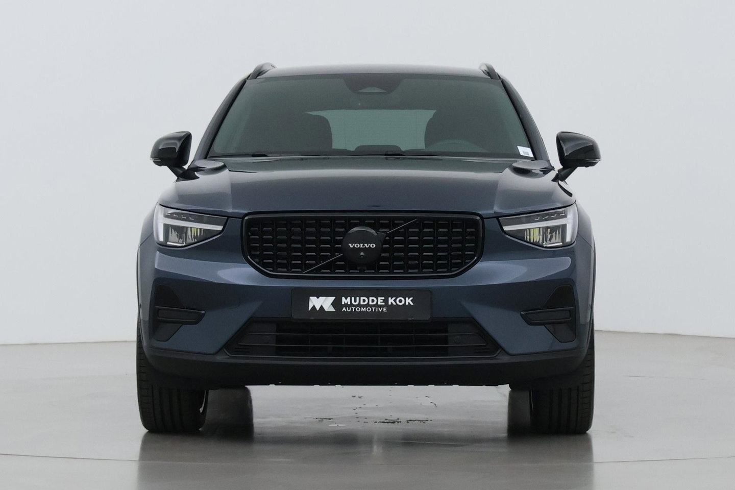 Volvo XC40 2.0 B3 Plus Black Edition | Harman/Kardon | BLIS | 360° Camera | Pilot Assist | Stoel+Stuurverwarming | Memory | ACC | 20 Inch