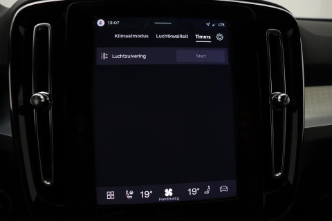 Volvo XC40 2.0 B3 Plus Black Edition | Harman/Kardon | BLIS | 360° Camera | Pilot Assist | Stoel+Stuurverwarming | Memory | ACC | 20 Inch