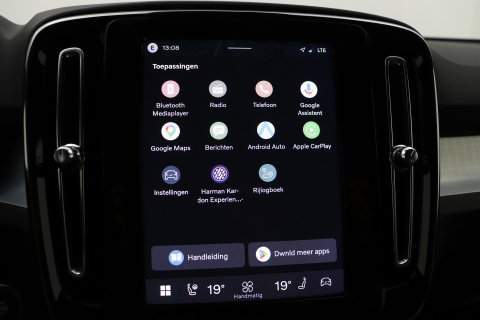Volvo XC40 2.0 B3 Plus Black Edition | Harman/Kardon | BLIS | 360° Camera | Pilot Assist | Stoel+Stuurverwarming | Memory | ACC | 20 Inch